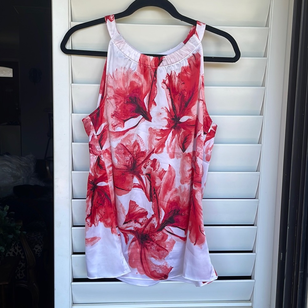 Perfect Red Floral Summer Blouse size L from White House/Black Market